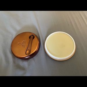 Danessa Myricks Beauty Yummy Skin Blurring Balm Powder in universal